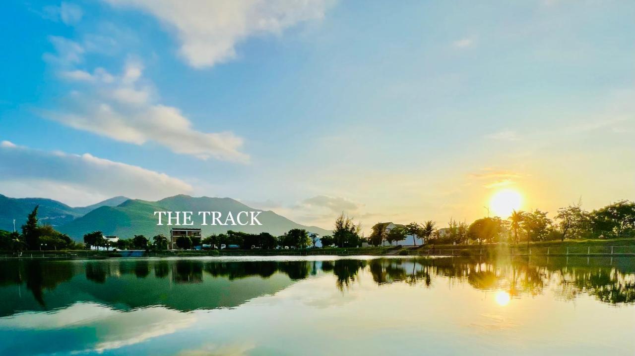 The Track Homestay - Near Bai Dai Beach Cam Lam Exteriör bild