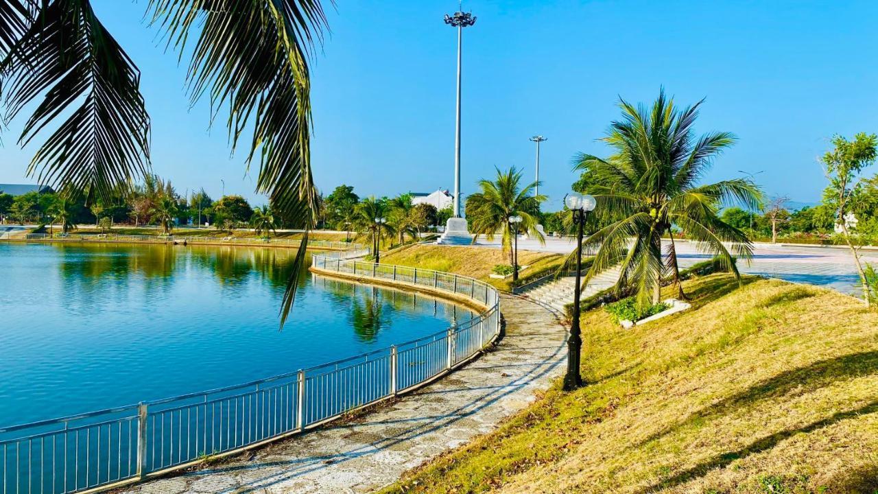 The Track Homestay - Near Bai Dai Beach Cam Lam Exteriör bild