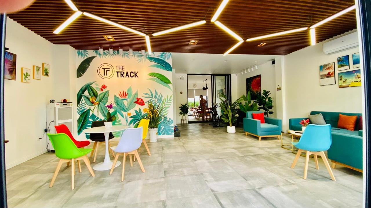 The Track Homestay - Near Bai Dai Beach Cam Lam Exteriör bild