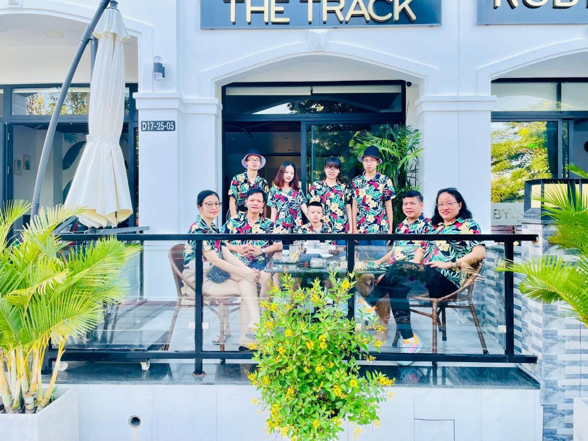 The Track Homestay - Near Bai Dai Beach Cam Lam Exteriör bild