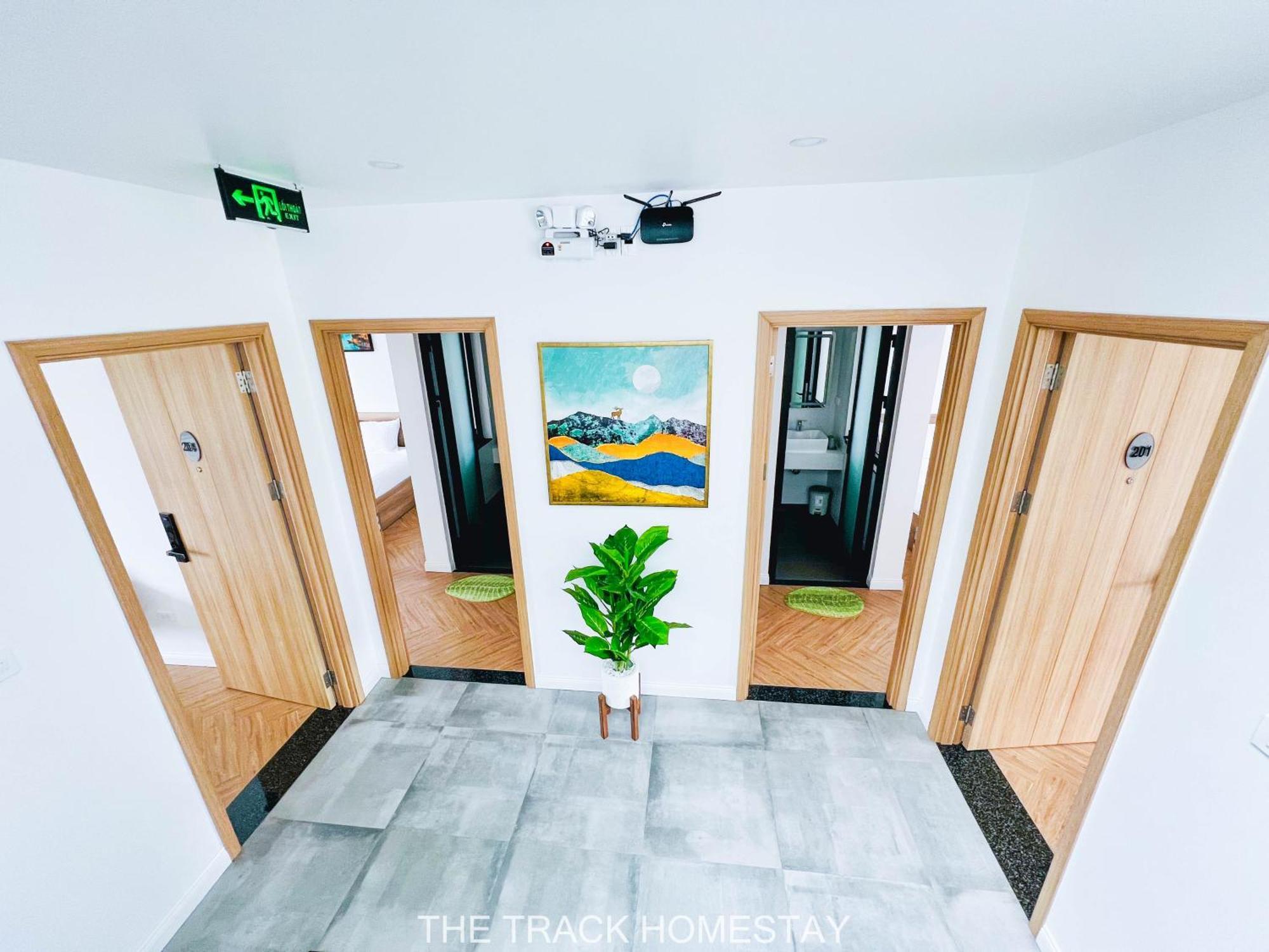 The Track Homestay - Near Bai Dai Beach Cam Lam Exteriör bild