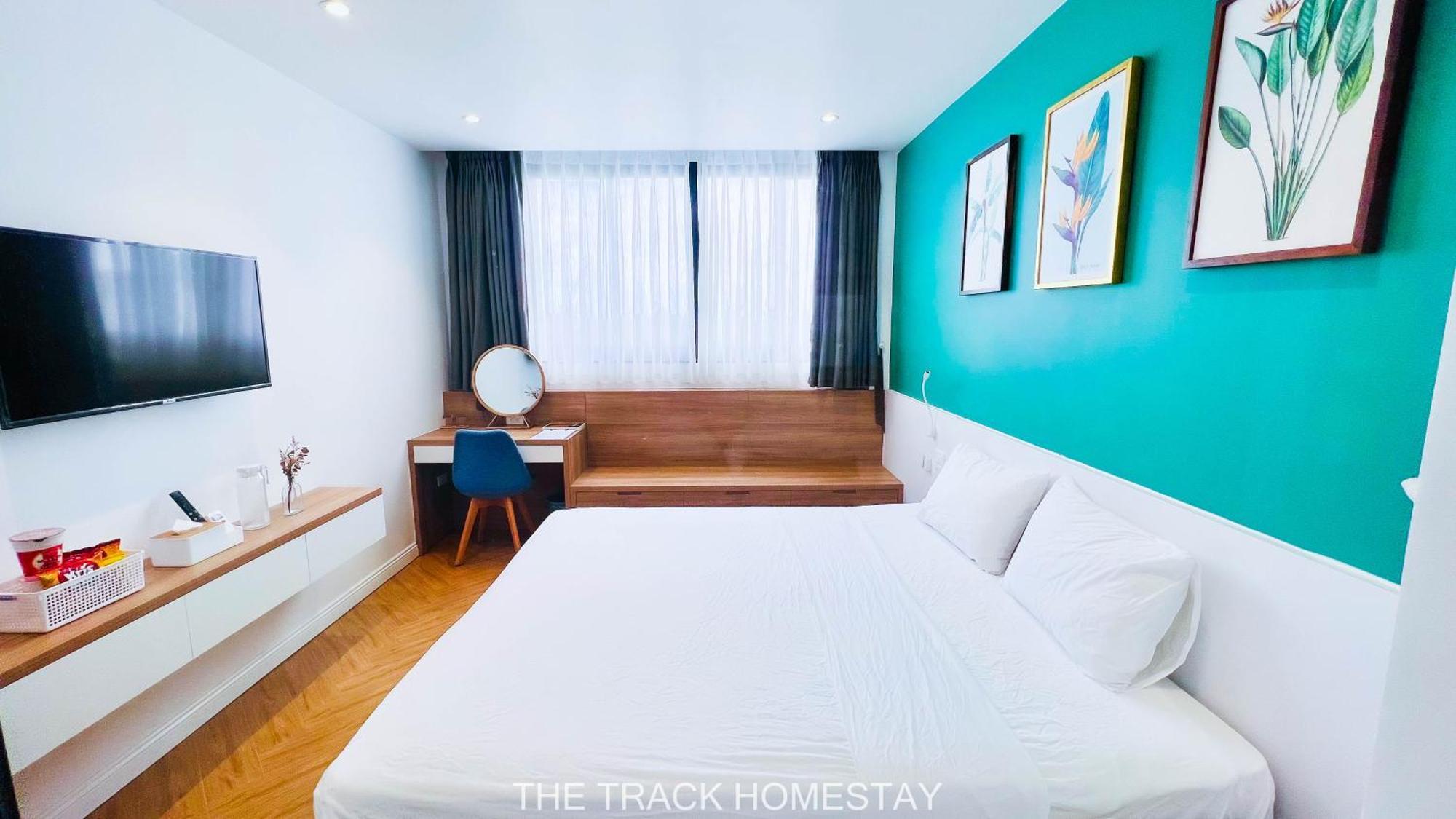 The Track Homestay - Near Bai Dai Beach Cam Lam Exteriör bild
